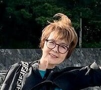 【60代マダム】「大人の遠足」コーデがおしゃれ！富士山に映えるカラーコーデに「可愛い」「色が効いてる」の声