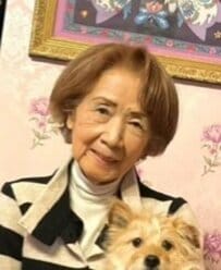 【91歳マダム】が着こなすモノクロコーデ　大胆ボーダージャケットに「とても素敵」「こんな風に年齢を重ねたい」