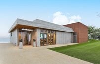 【沖縄名護市】絶景オーシャンビューのスタバが誕生！ビーチまで数歩…「最高のロケーション」と大反響