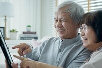 【厚生年金】ふつうのシニアは平均いくら受け取っている？毎年1月に年金額例が公表