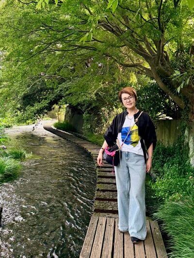 川沿いの遊歩道で撮影したコーデ
