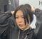 2週間前にカットした髪型の厚みが気になる女性→プロの手で…理想のスッキリ〈ひし形ショート〉に修正！「すごい！」と笑顔