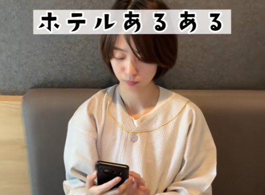 ホテルでは意外と朝早く起きてヒマを持て余す？「全くの逆」「寝心地良くて寝坊する」体験談が集まる