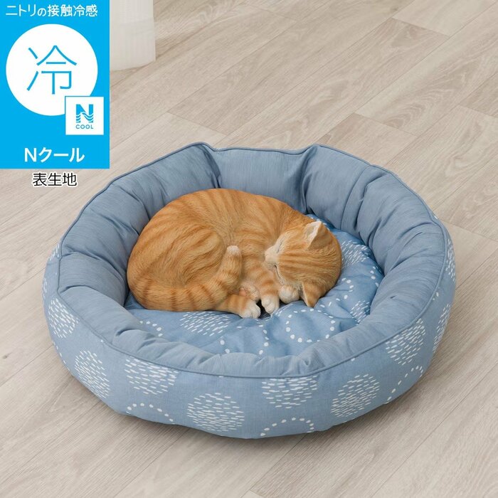 円形のフォルムが特徴的な「ペットベッド 丸 M（1490円）」