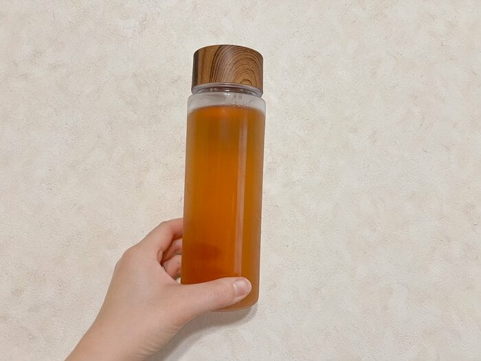 おちゃが入ったドリンクボトル