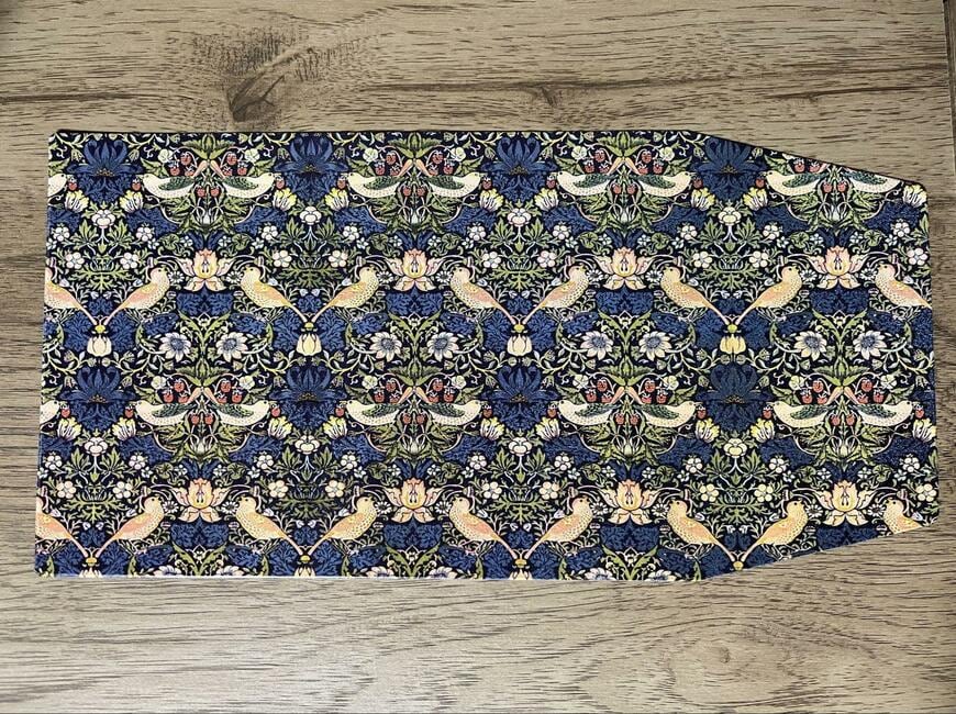 筆者撮影（セリア、ノート＆ブックカバー A6・文庫本対応サイズ マスターピースコレクション/WM）