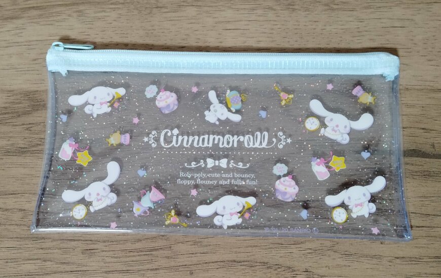 筆者撮影（セリア、32633ラメポーチC/N ハッピー）