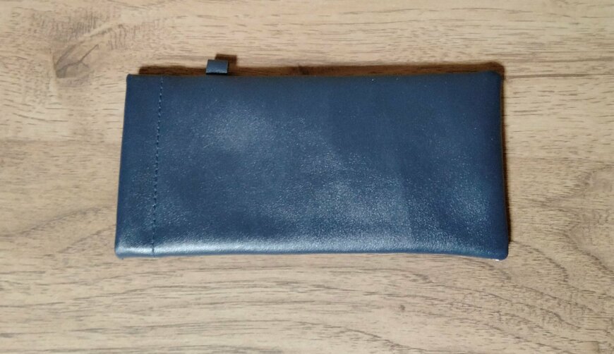 筆者撮影（セリア、メガネケース ウィリアム・モリスデザイン）