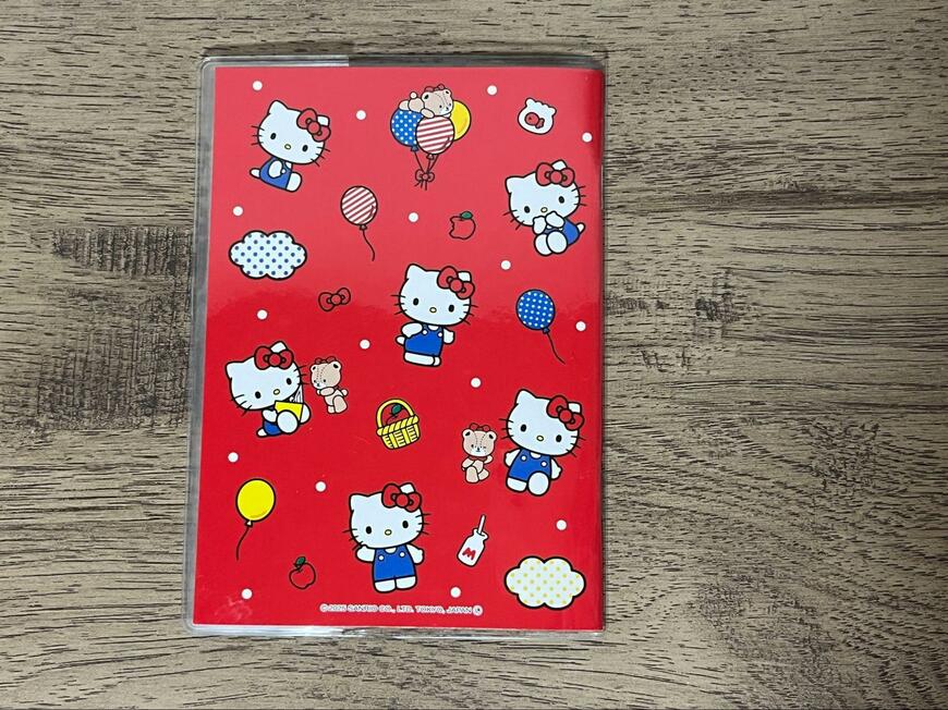 筆者撮影（キャンドゥ、ハローキティ 2026年 A6手帳）