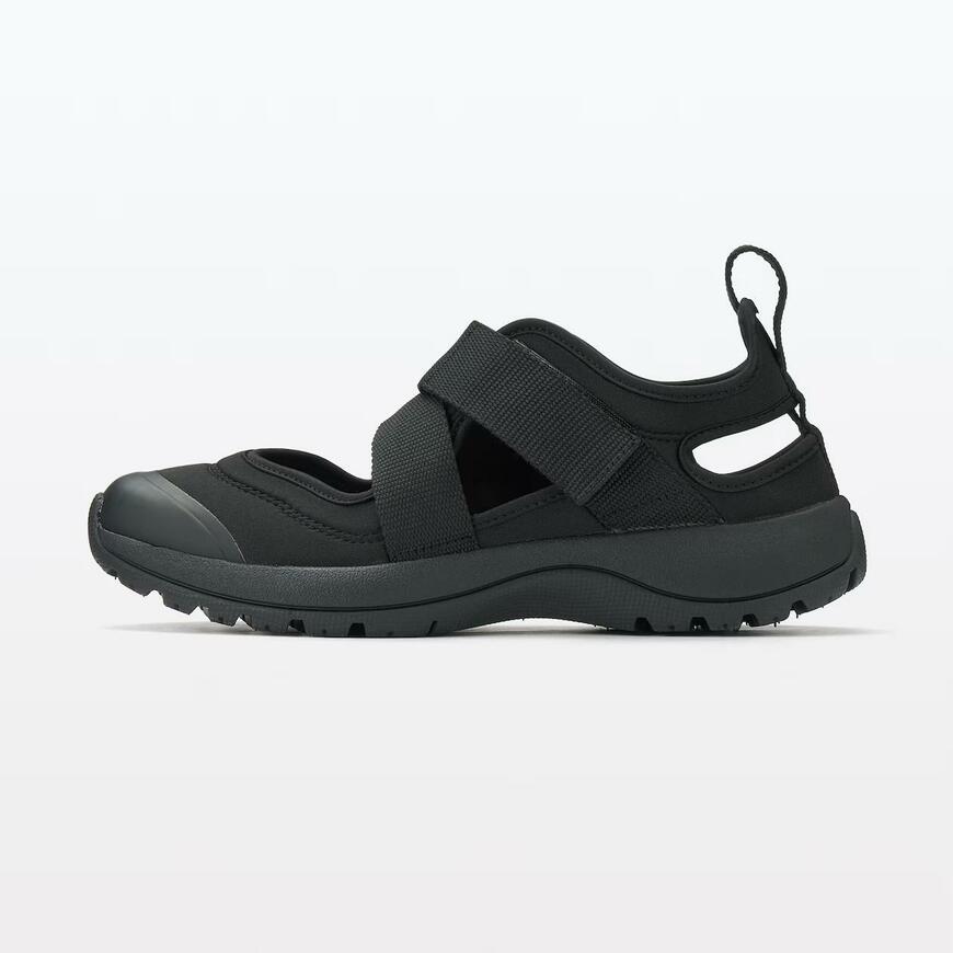 スニーカーサンダル