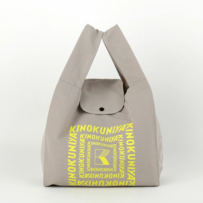 ボタンで留めれるので、かばんの中で広がってしまうプチストレスも軽減