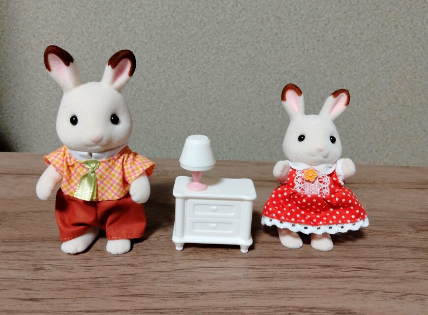 筆者撮影（キャンドゥ、ミニチュアベッド＆ドレッサー）