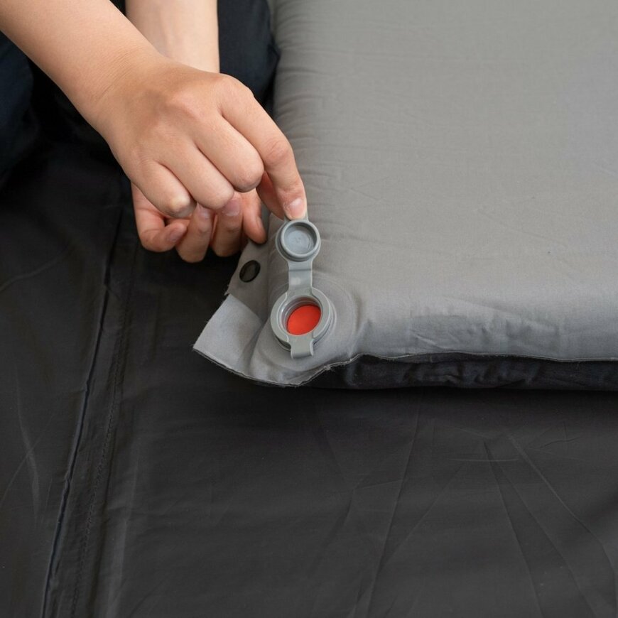 出所：アルペングループ公式オンラインストア　インフレータブルマット7