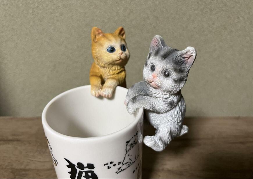 ダイソー、植木鉢にかけられる置物（猫）