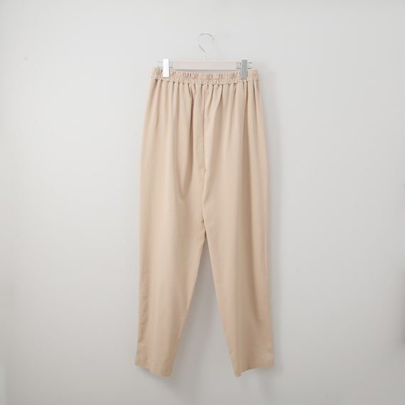 出所：株式会社ニトリホールディングス　接触冷感すっきりイージーパンツ