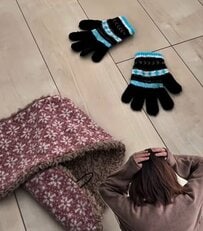 【100均DIY】ダイソーのワイヤーネットで「冬の防寒具どこ問題」が解決！子どもも自分で片付けできる「身支度ゾーン」に驚嘆