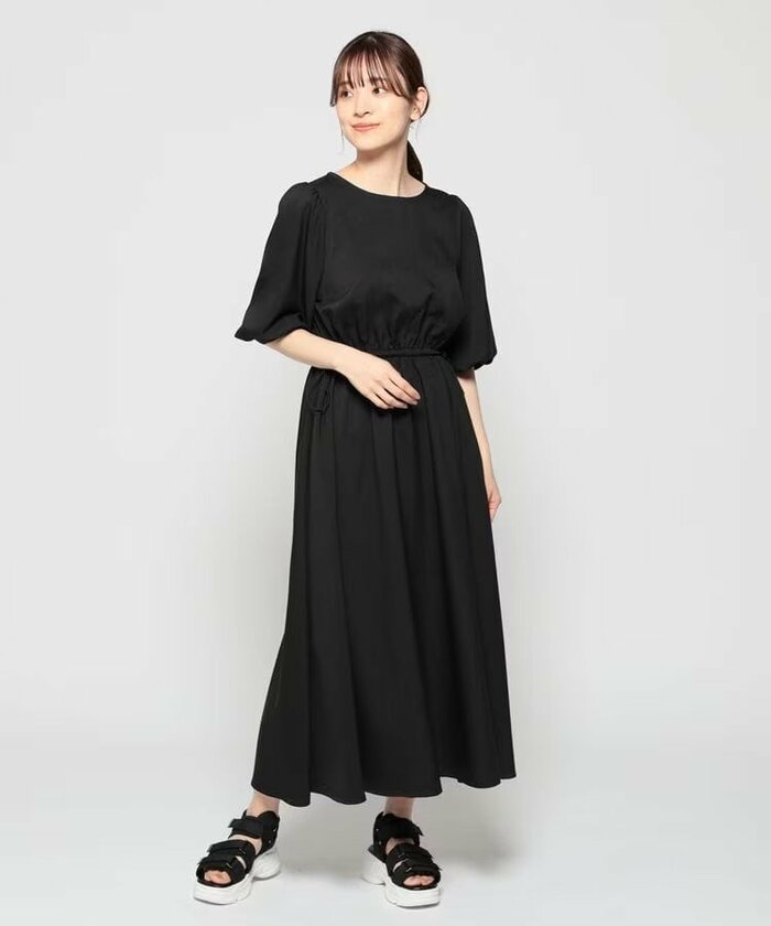 大人かわいい印象を与えてくれるワンピース