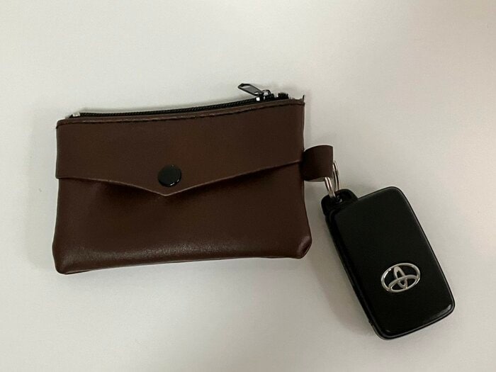 車の鍵をキーリングに通してみました