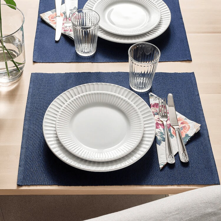 シンプルな定番カラーのホワイト。使い勝手抜群です／出所：IKEA公式 ストリミグ サイドプレート