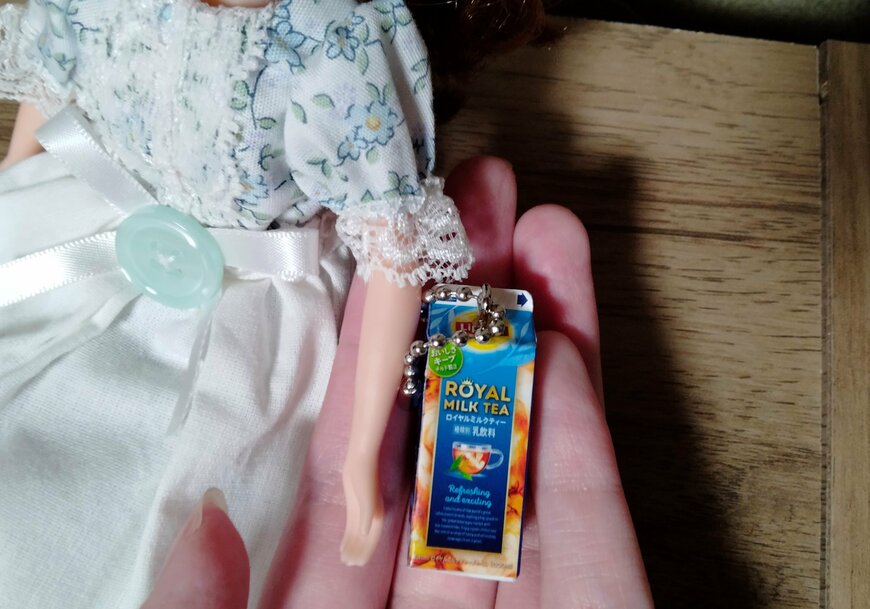 筆者撮影（株式会社バンダイ、Lipton Tea miniature charm-リプトンティーミニチュアチャーム-3）