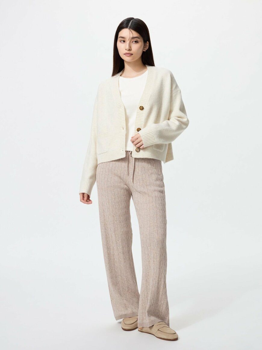 出所：ユニクロ公式　ウォッシャブルニットケーブルパンツ