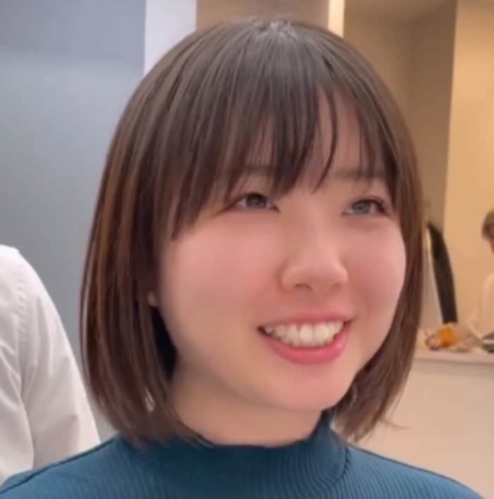 【大変身】“首元のもたつき”が気になる女性「もっさりしやすい…」と悩み来店→ショートボブにした結果…「あ、めっちゃいい」と即答