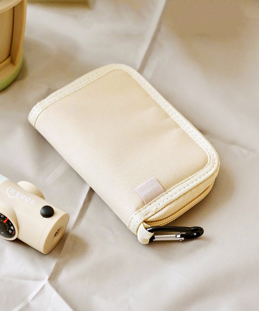 出所：パルグループ公式ファッション通販サイト 3COINS 【SOBANI】仕切り付きコインケース