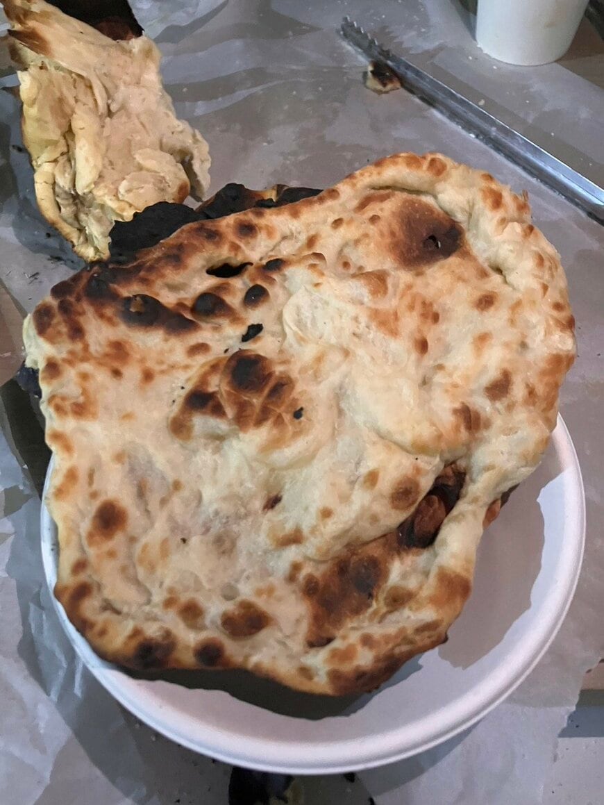 焼きあがったナン