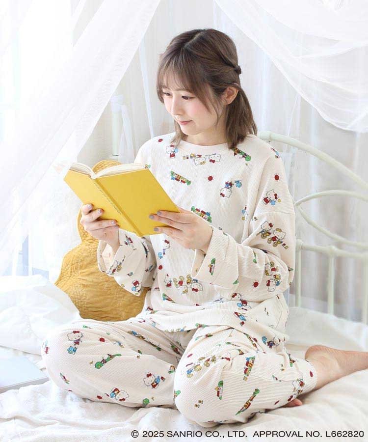 ブルーブルーエ公式　ハローキティワッフルルームウェア上下セット