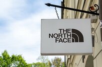 「25gの衝撃的軽さ」ザ・ノース・フェイスのミニ財布「4290円でカード10枚入る超収納」小銭こぼれず中身見え