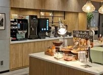 朝食ビュッフェではつい食べ過ぎてしまう？ ホテルの健康的な朝食に「3杯目いける」「おかわりします！」