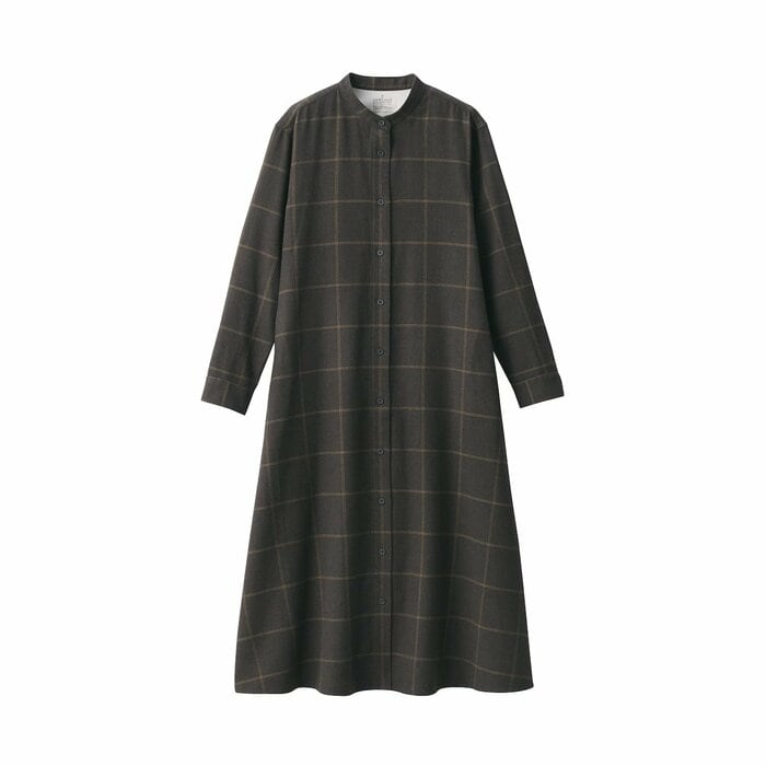 綿100%の甘撚りの素材で両面を起毛させ、なめらかなフランネルに仕立てています