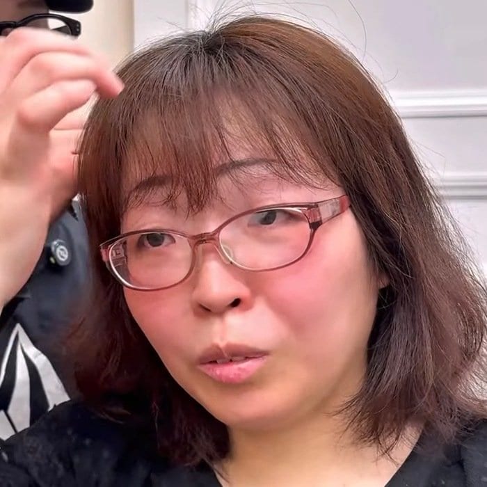 「白髪が頭頂部だけ生えてくる」女性がショートでふんわりヘアにスタイルチェンジ