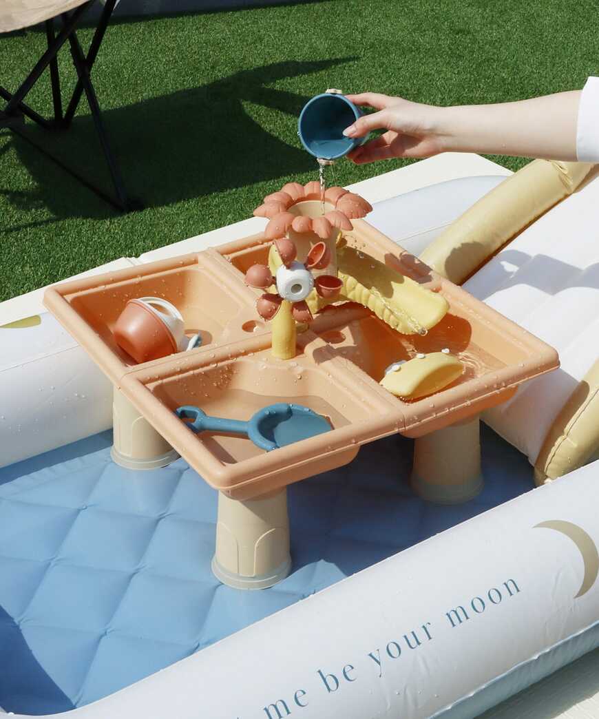 出所：パルグループ公式ファッション通販サイト 3COINS 【夏のレジャーアイテム】ウォーターテーブル