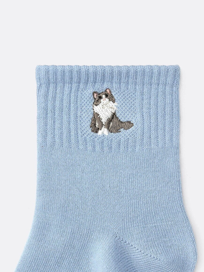 出所:GU公式 アンクルソックス(刺繍)