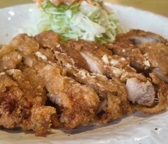 長野県の道の駅で味わう「山賊焼き定食」！顔面サイズの衝撃グルメに「感動レベル」「米10杯いける」