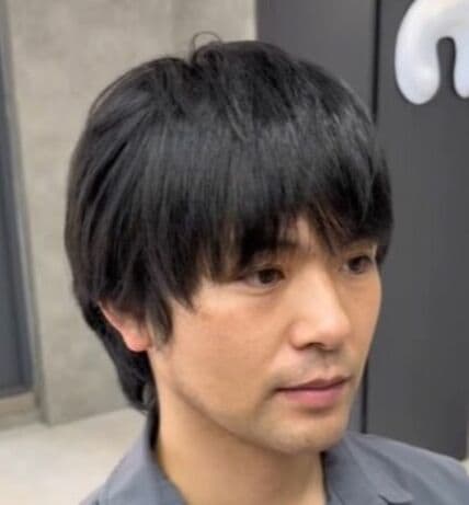 妻の紹介で美容室を訪れた男性「かっこよくしてほしい！」→爽やかに雰囲気一変した仕上がりに感動！全体に動きをつけたショートヘア