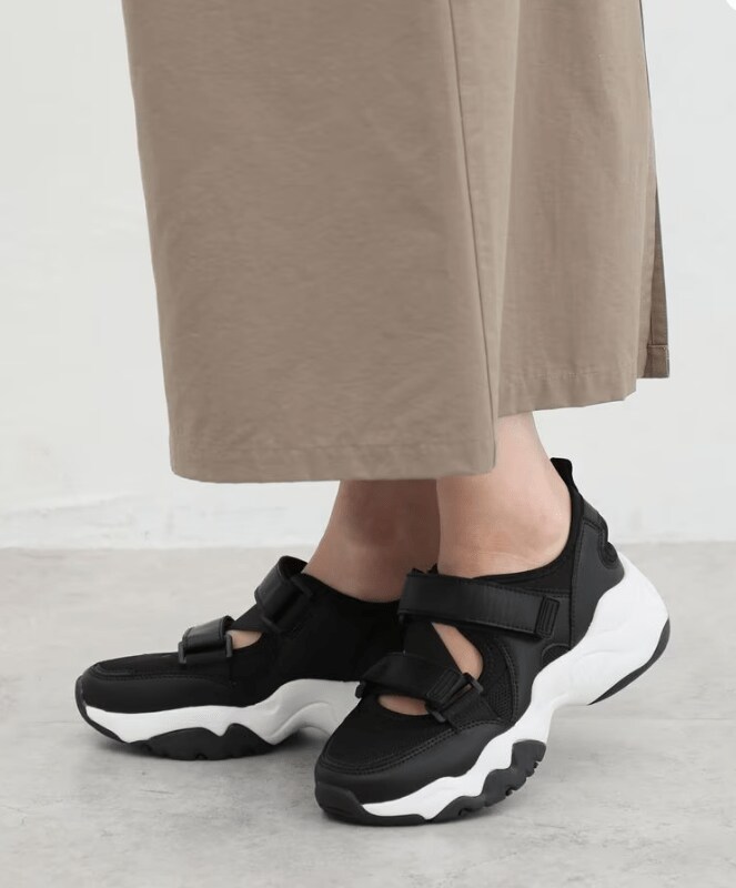 歩きやすさと抜け感を両立させたトレンドデザイン