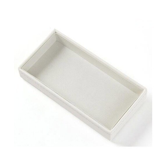 内側がやわらかいため、メガネ置き場としても重宝