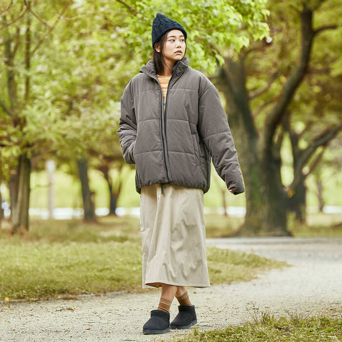 男女問わず着用でき、シンプルなデザインで何にでも合わせやすい