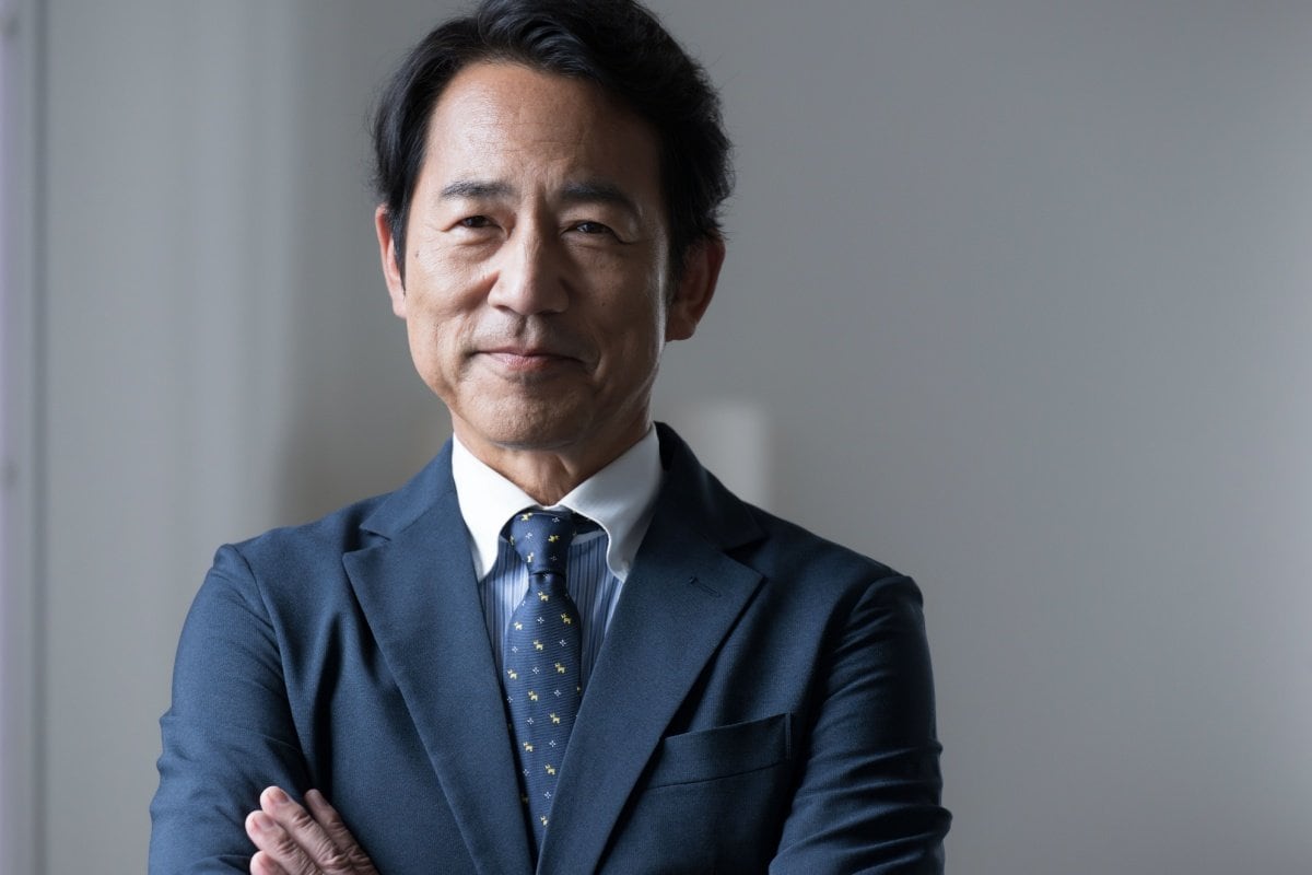 写真 | 【男性の平均年収】30歳代500万円台→40歳代600万円台→50歳代700万円台へ。業種別の年収はどれだけ違う? | LIMO ...