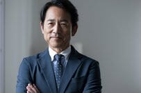 【男性の平均年収】30歳代500万円台→40歳代600万円台→50歳代700万円台へ。業種別の年収はどれだけ違う？