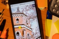 慶應義塾大学・環境情報学部を卒業した学生は、どの企業に就職するのか。上位進路先ランキングをレビュー