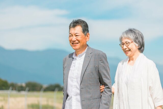 60歳代「平均貯蓄額」とリタイア後のシニアの「月の生活費・年金月額」はいくらか