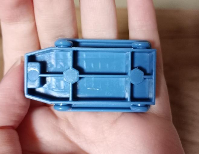 出所：筆者撮影（セリア、ミニチュア体重計）