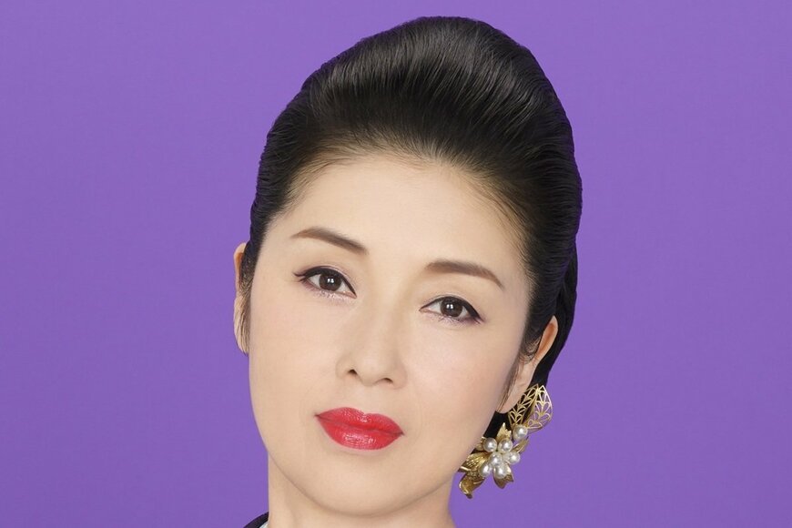 藤あや子 愛車「マセラティ レヴァンテ トロフェオ」との美麗ショット披露「カッコ良い」「渋いです」「大人の女性」の声