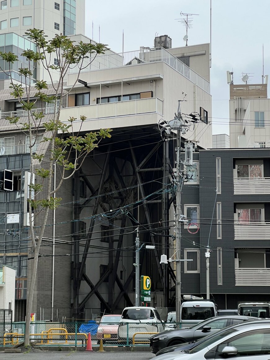 高く持ち上げられた住宅