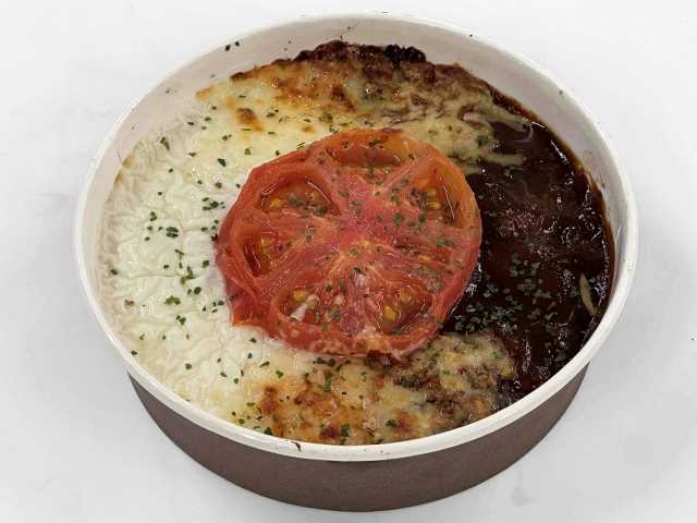 くまモンのトマトと黒白ソースのドリアだモン