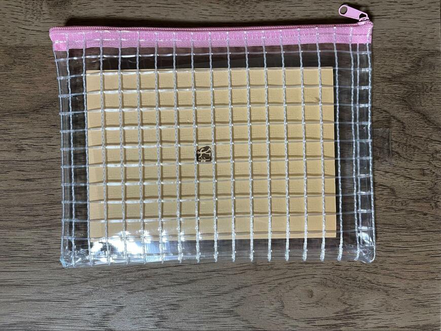 ダイソー、PVCメッシュケース B6 サンリオキャラクターズ ギンガム 画像