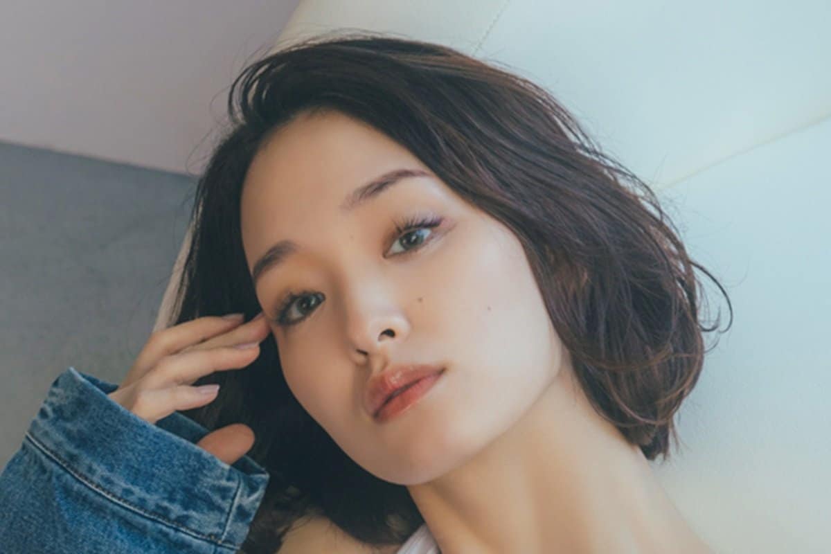 剛力彩芽ミニ丈タイトワンピで色気爆発「極悪女王」美ボディ披露